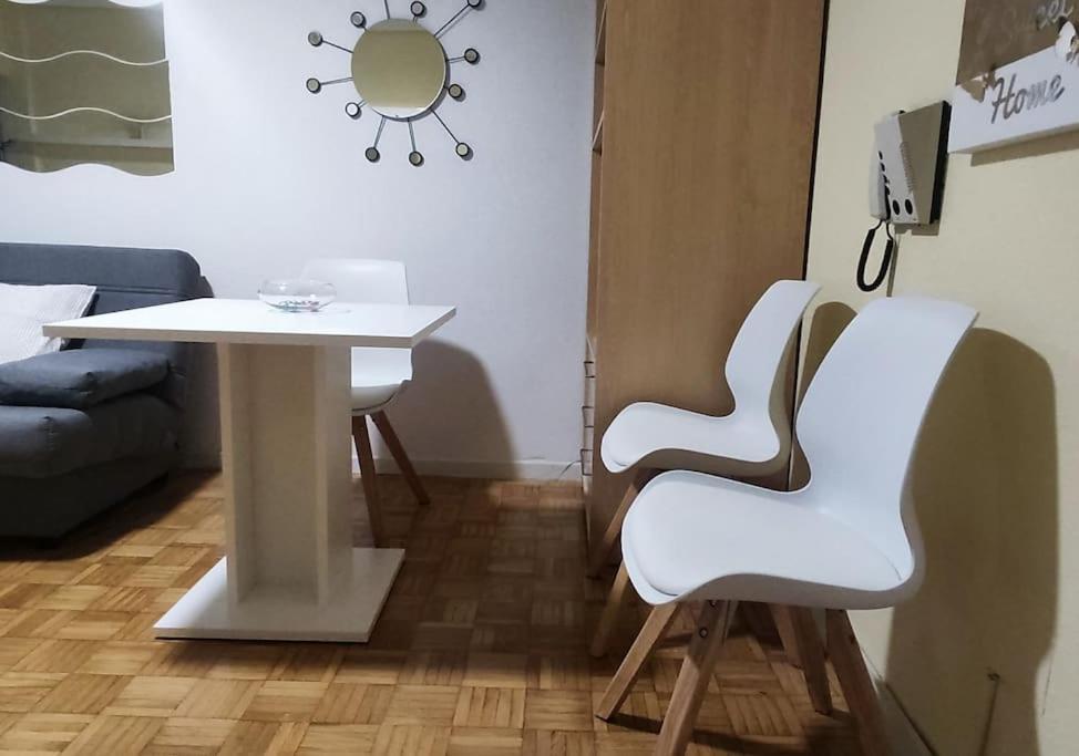 Los Bolardos Zamora Bagian luar foto